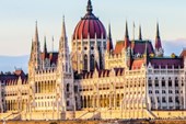 Tsjechië-header2_istock-hongarije-boedapest-parlement-donau