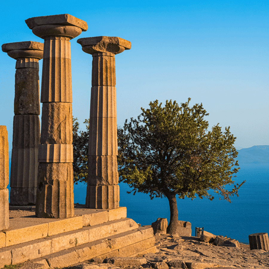 griekenland-lesbos-assos-ruine-zuilen-grieks-zee