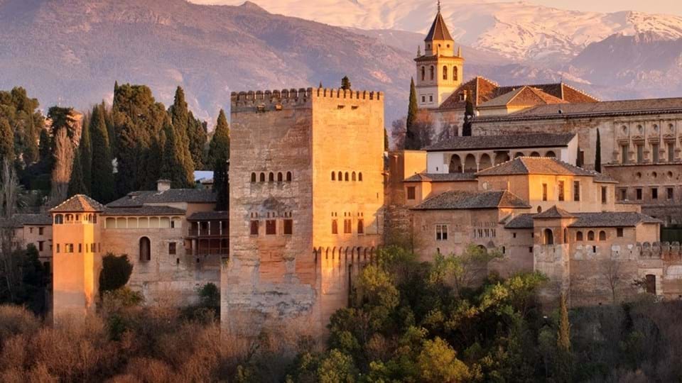 spanje-alhambra-granada-stad-en-natuur