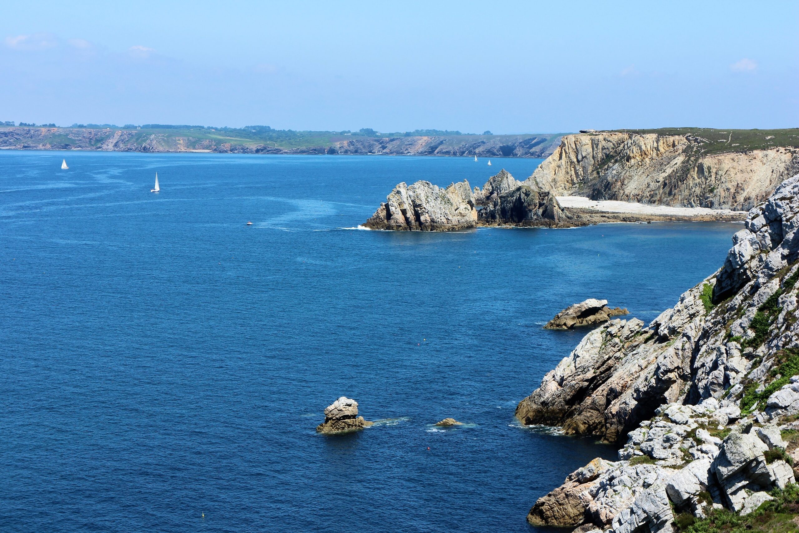 Frankrijk – Camaret s M – 20 rotsen aan de blauwe zee – 049