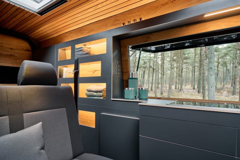 custom-bus-vw-crafter-camper-xl-ausbau-1