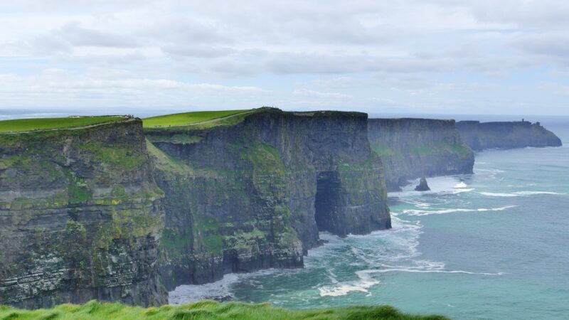 cliffs-of-moher-2641965_1280